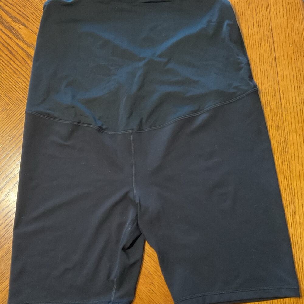 NWT Isabel Maternity Over the Belly Active Shorts Size XXL